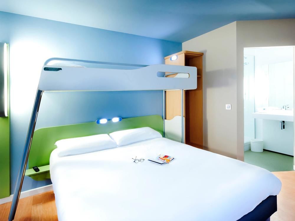 Hotel Ibis Styles Centre Port 3*