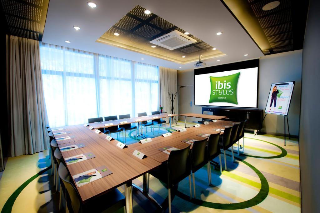 Ibis Styles Centre Port